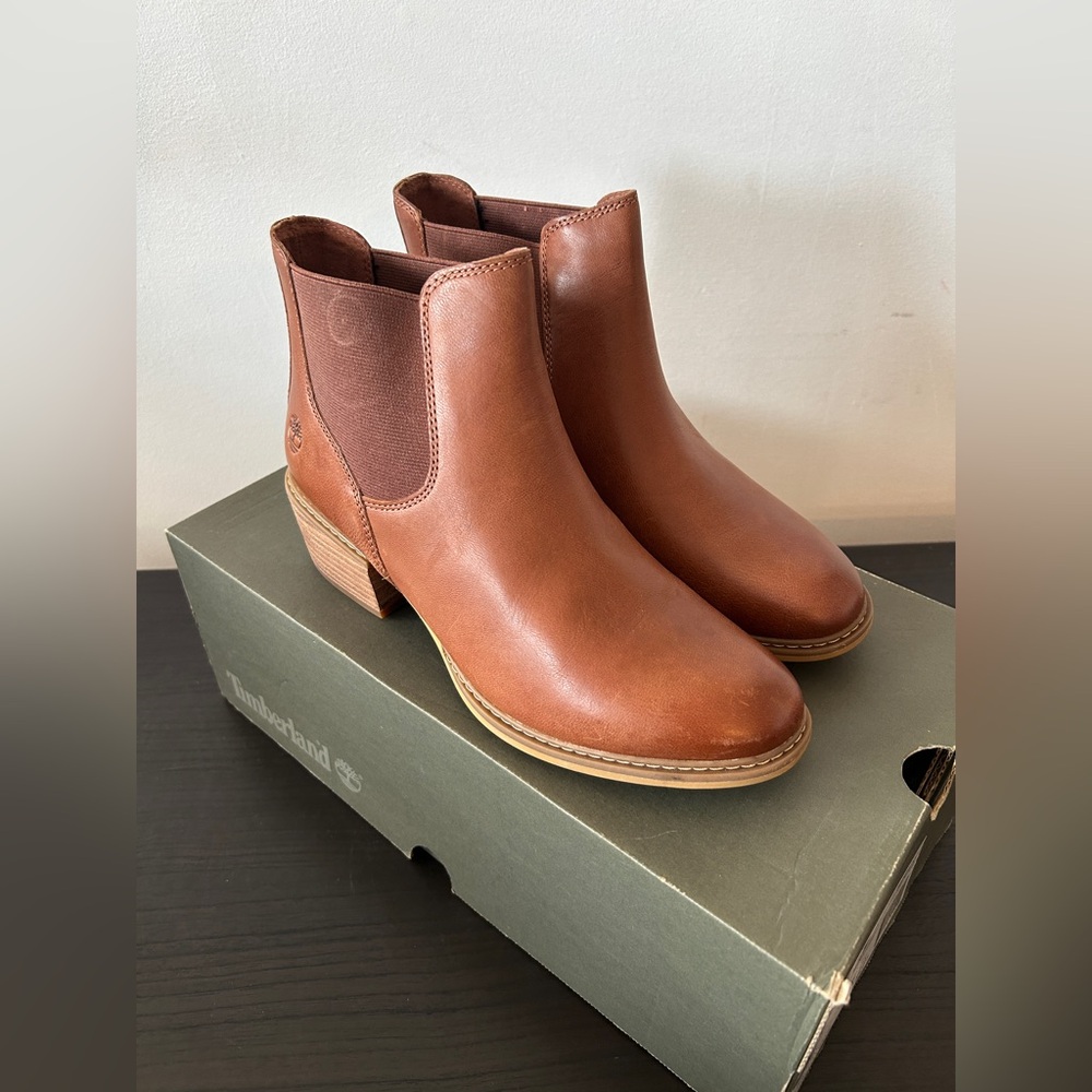 New Timberland Sutherlin Bay Chelsea Women's Tan Ankle Booties
